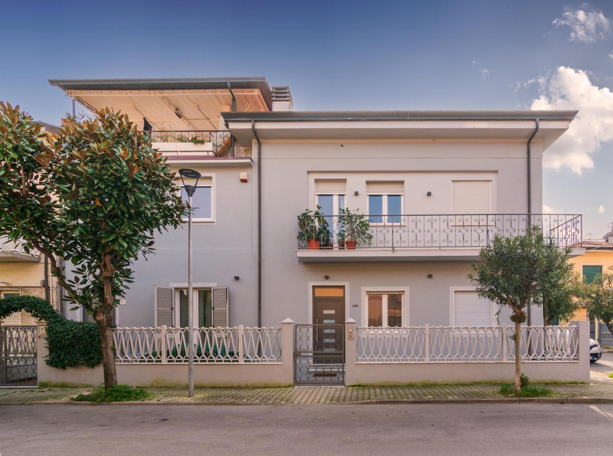 Casa Vacanze Da Antonio Ristrutturata Luglio 2023 Viareggio Buitenkant foto